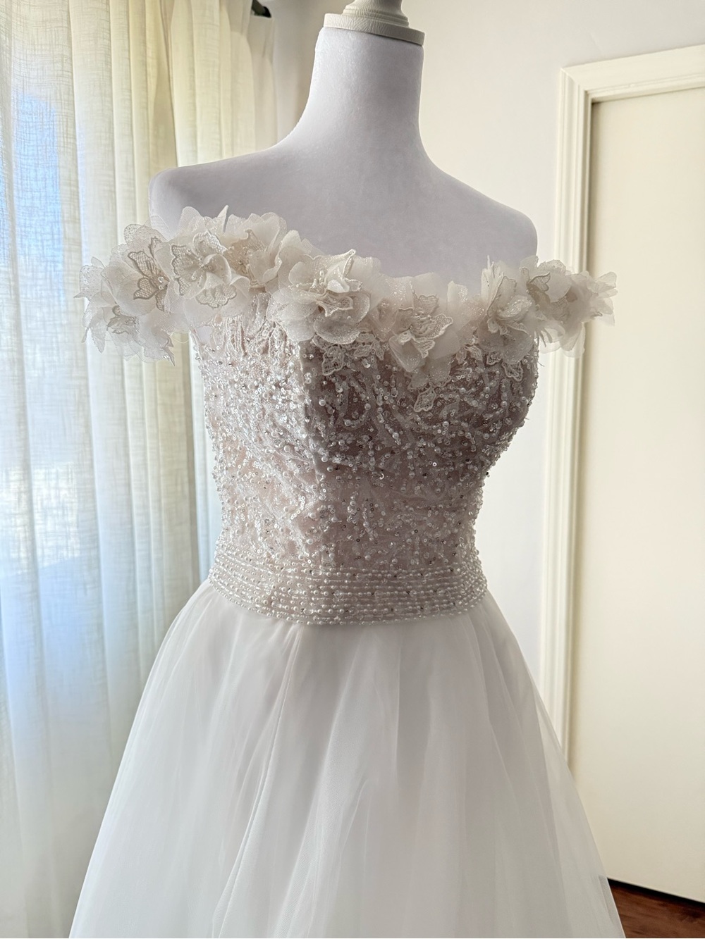 Ronald Joyce Off The Shoulder Tulle ALine Gown - Sample Dress size 6 - Picture 7 of 14